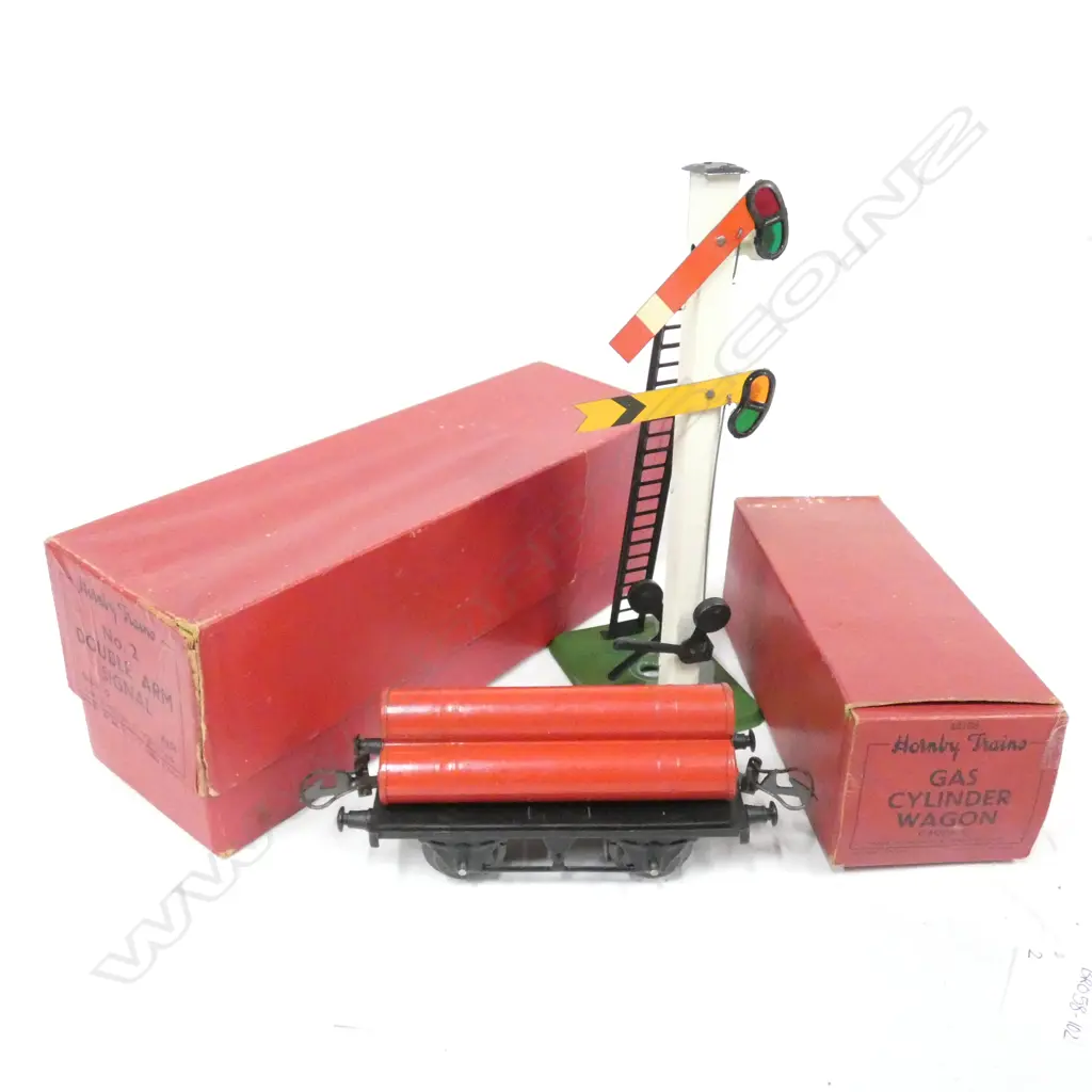TWO BOXED HORNBY PIECES; GAS CYLINDER WAGON & NO. 2 DOUBLE ARM SIGNAL Image 1++